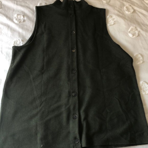 Loft Textured Button Back Shell - Picture 4 of 4